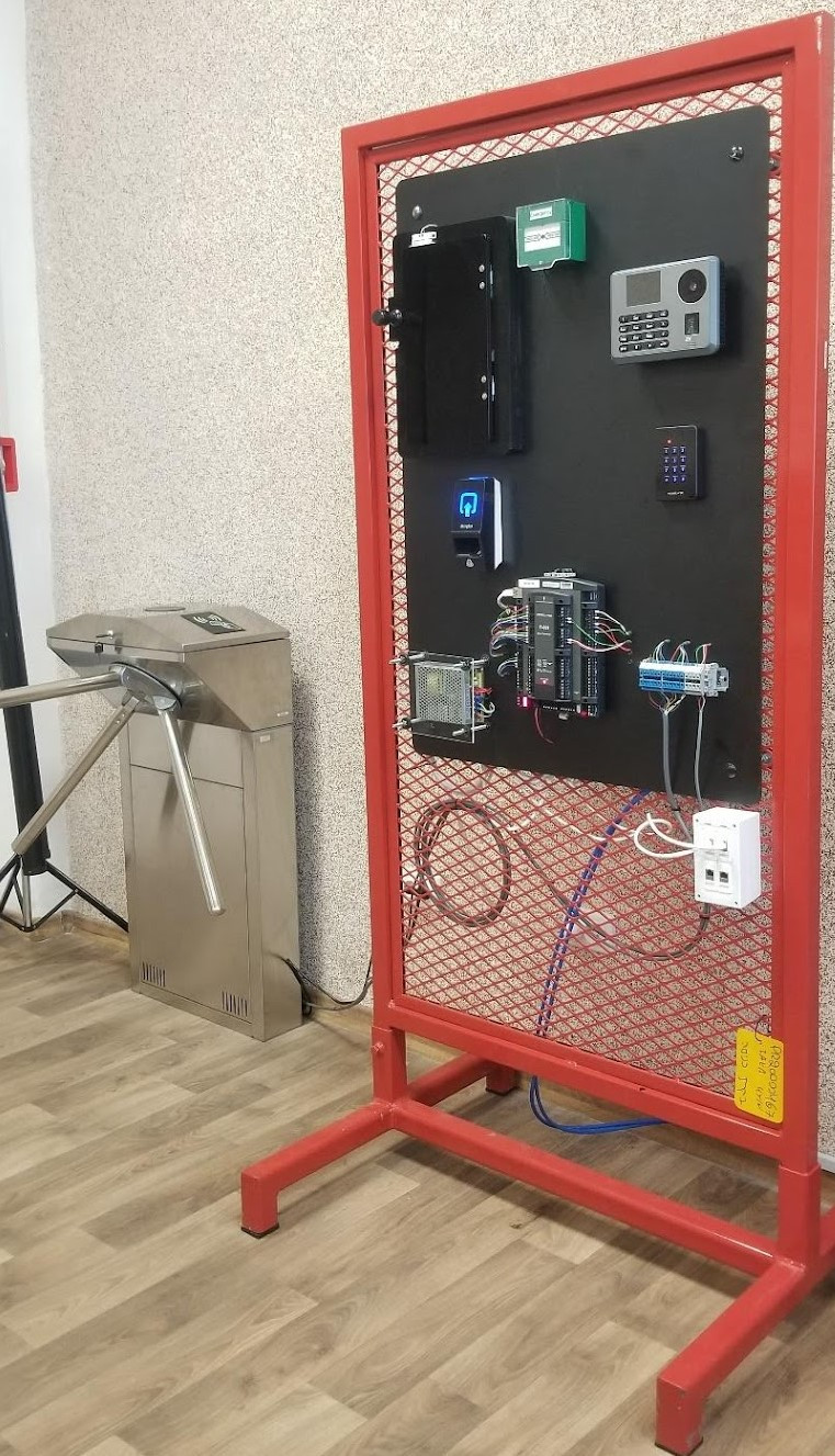 Навчальні стенди центру підтримки ядерної захищеності
